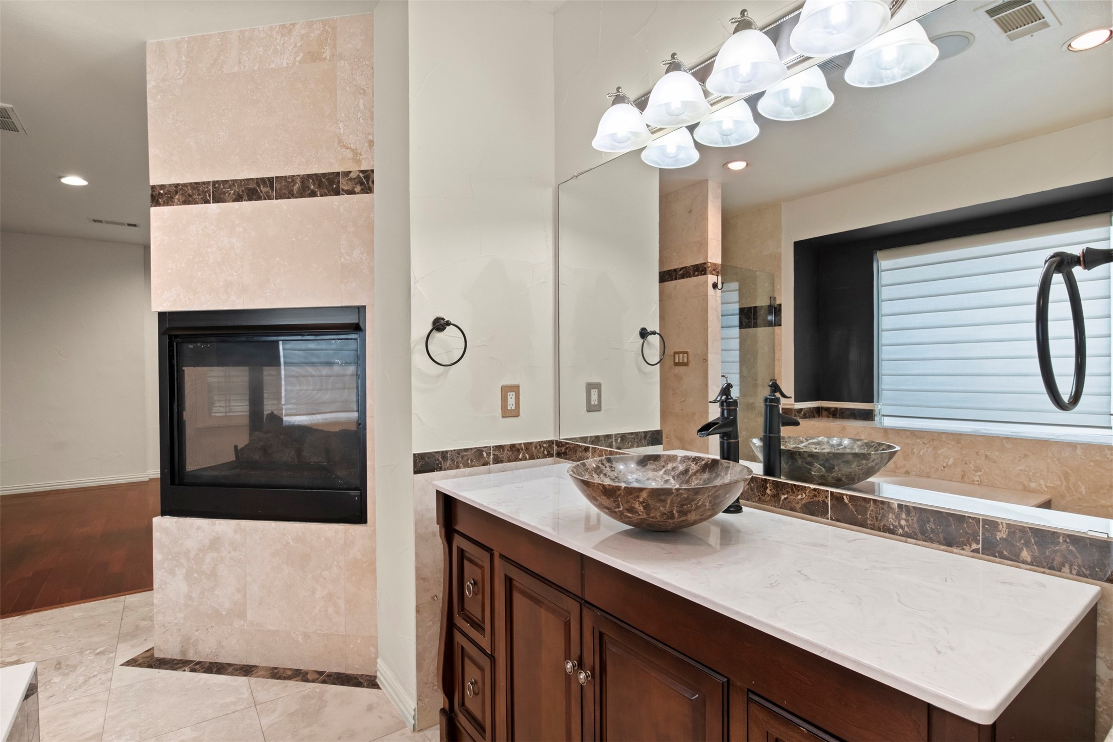 808 Sabona Drive Desoto TX 75115