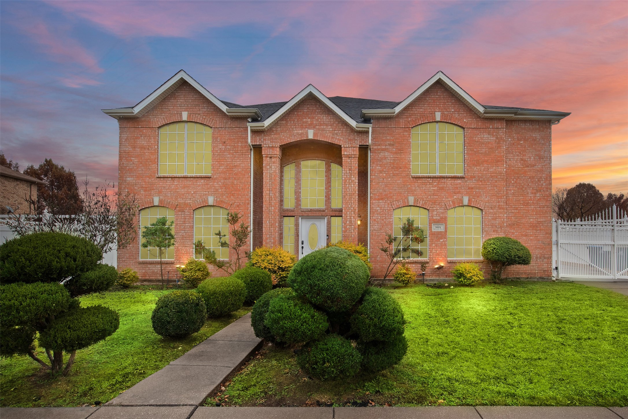 808 Sabona Drive Desoto TX 75115