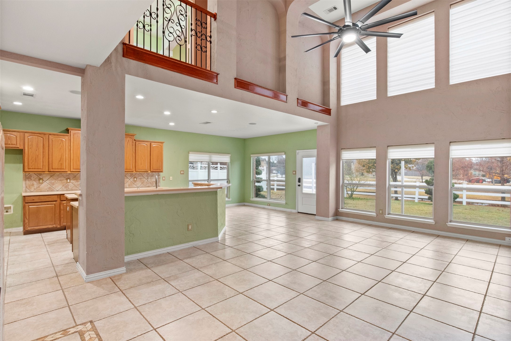 808 Sabona Drive Desoto TX 75115