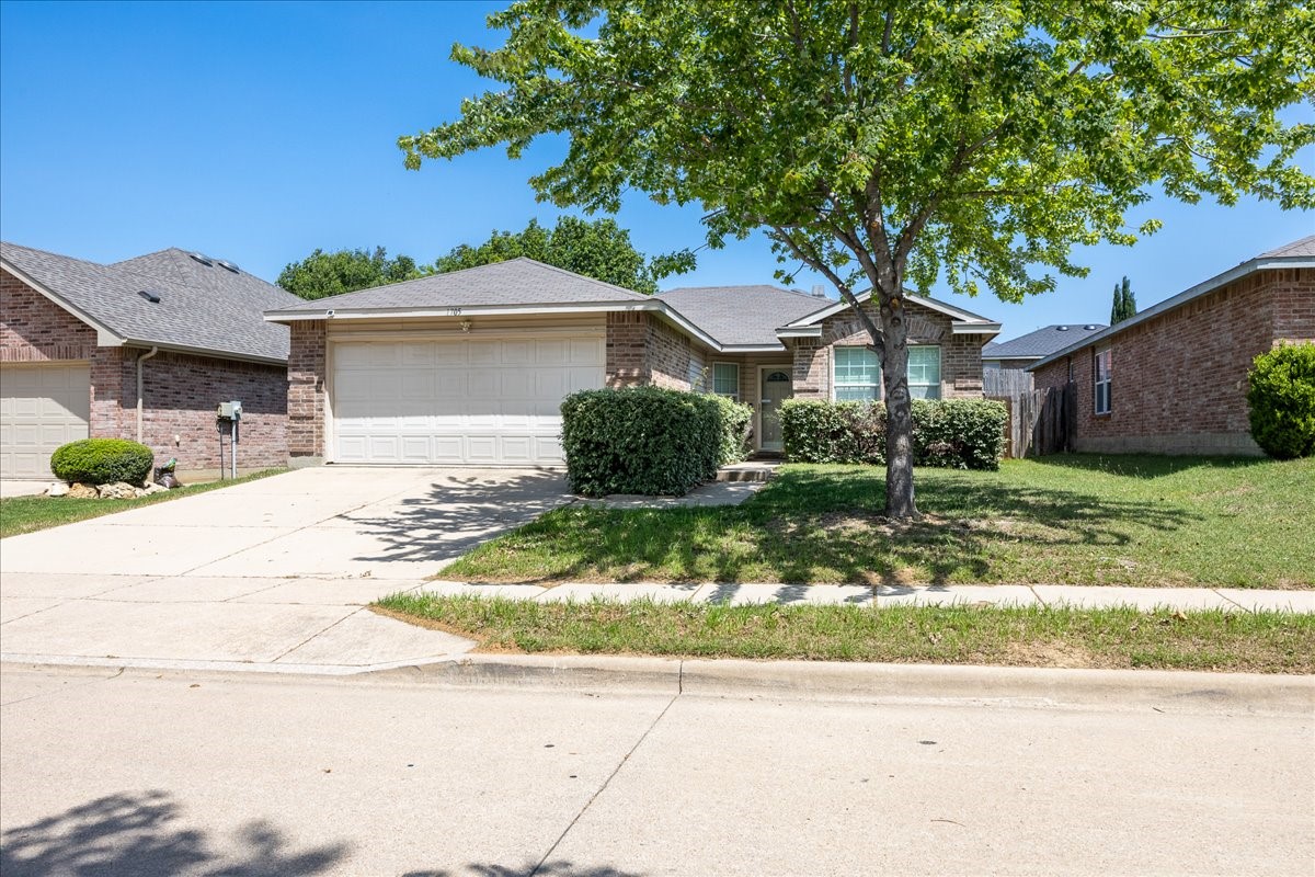 1705 Diamond Lake Trail Fort Worth TX 76247