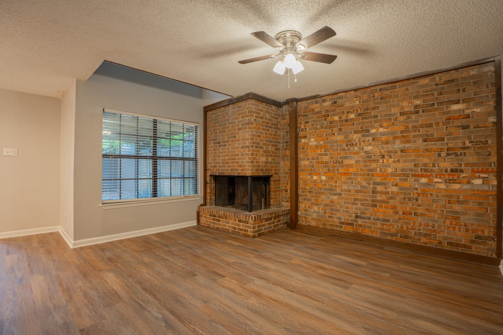 2005 Town Court Garland TX 75041