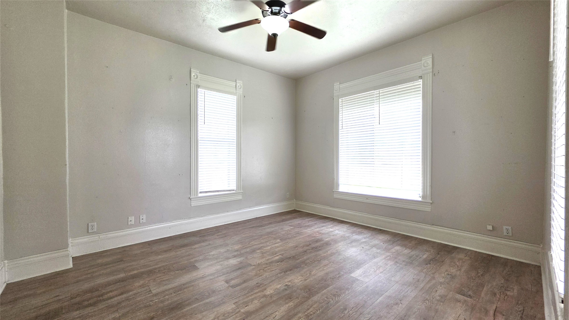 145 N Kealy Street Lewisville TX 75057