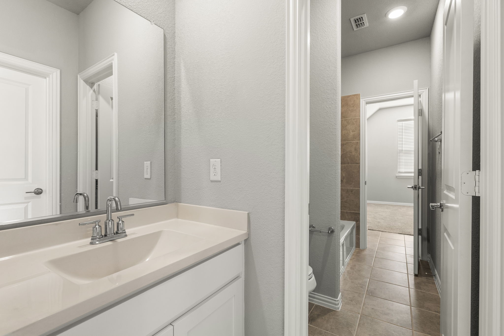 2206 Christopher Lane Euless TX 76040