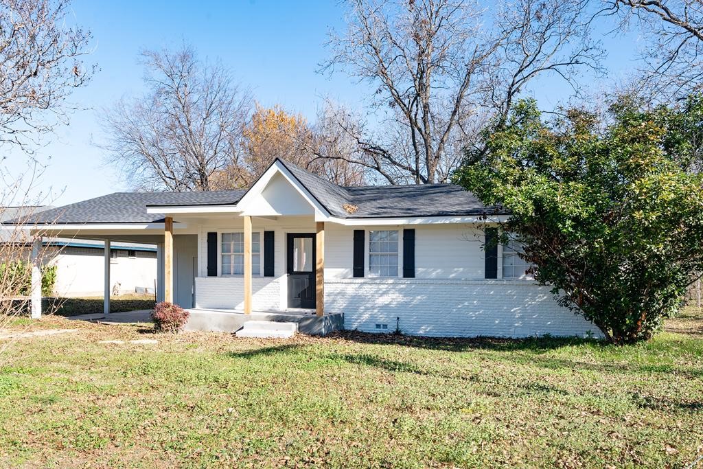 208 N Coleman Street Mabank TX 75147
