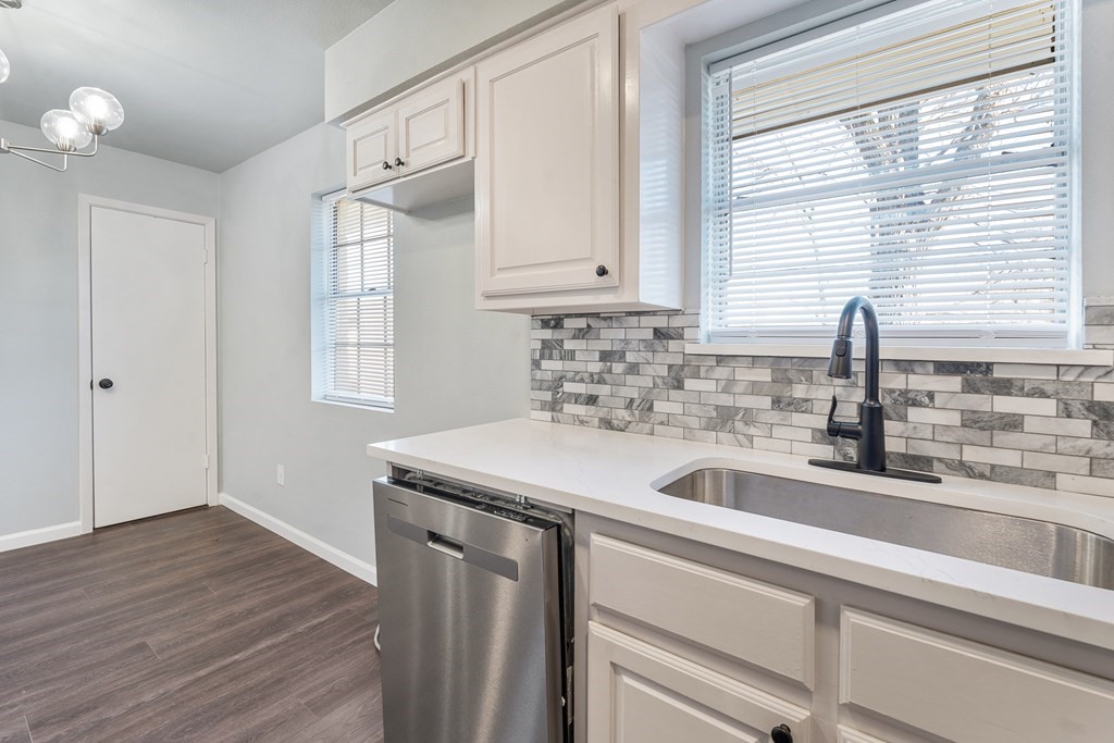 208 N Coleman Street Mabank TX 75147