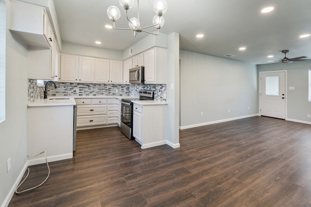 208 N Coleman Street Mabank TX 75147