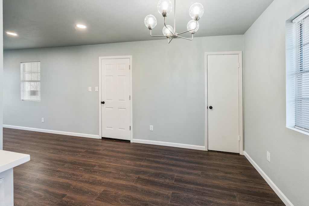 208 N Coleman Street Mabank TX 75147