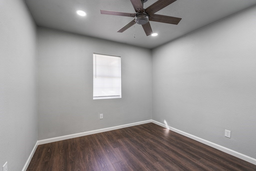 208 N Coleman Street Mabank TX 75147