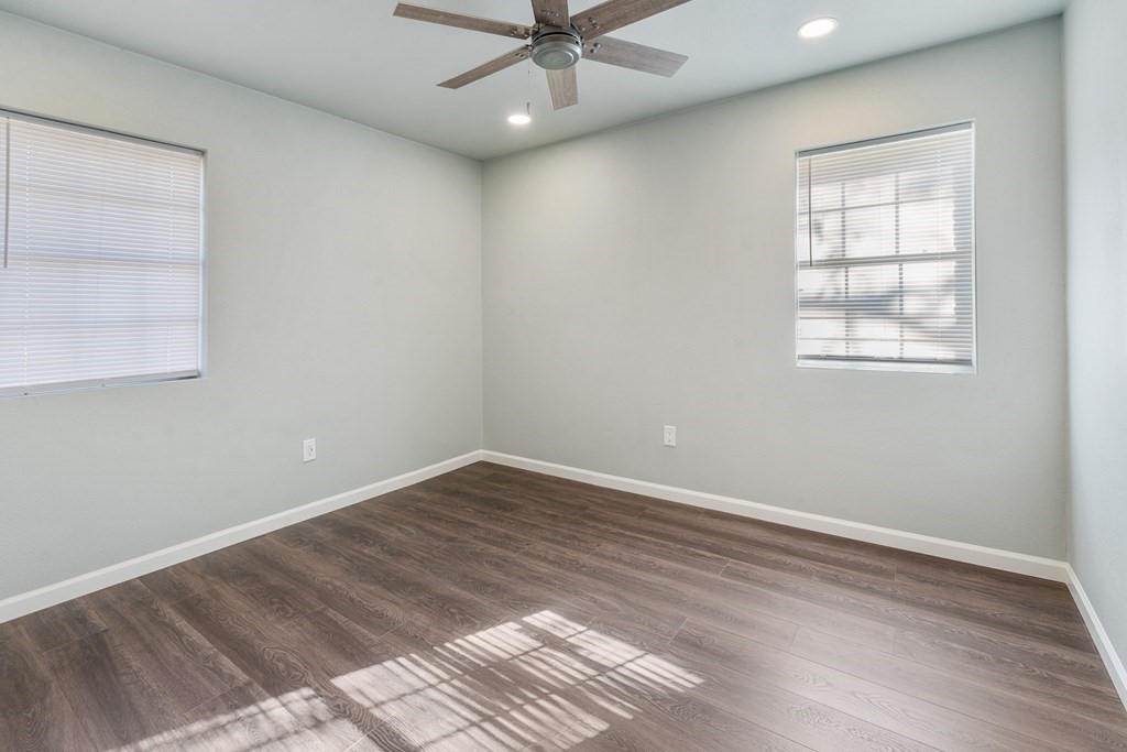 208 N Coleman Street Mabank TX 75147