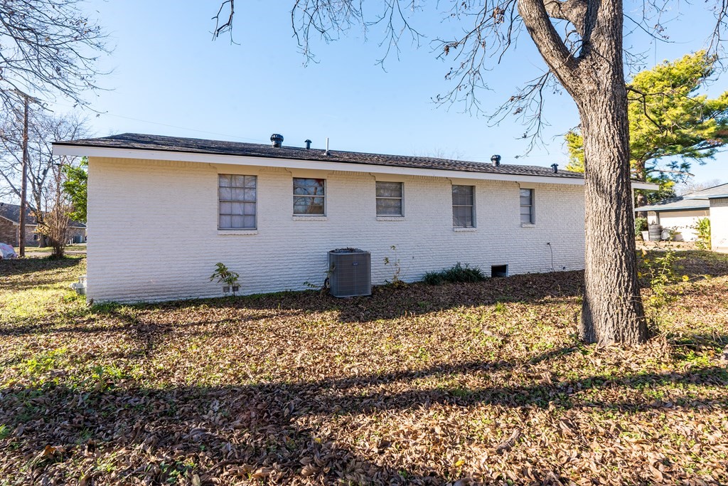 208 N Coleman Street Mabank TX 75147