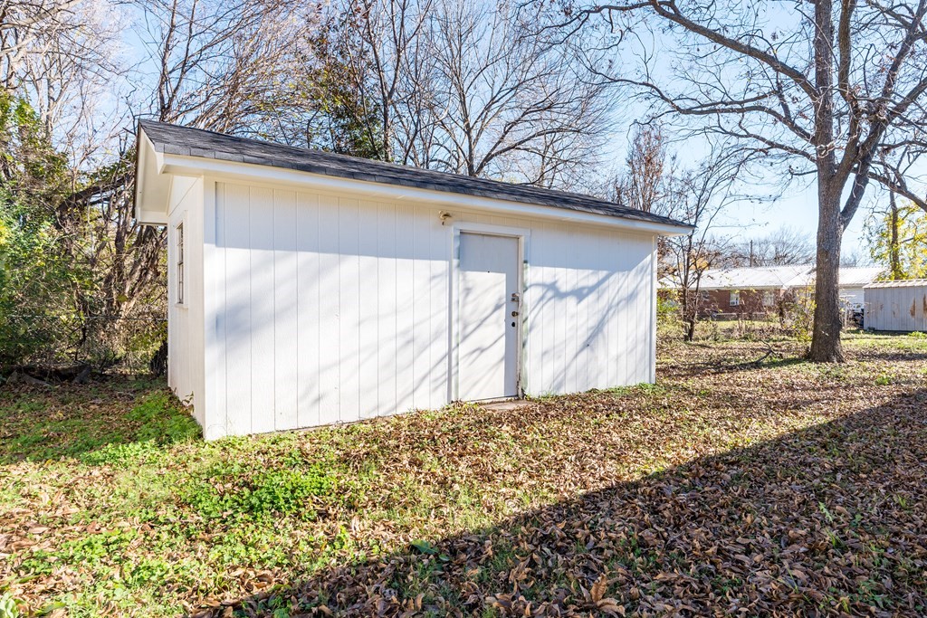 208 N Coleman Street Mabank TX 75147