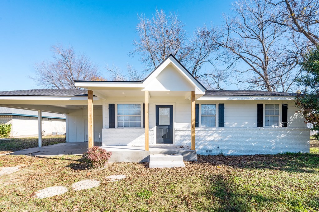 208 N Coleman Street Mabank TX 75147