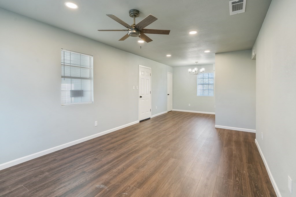 208 N Coleman Street Mabank TX 75147