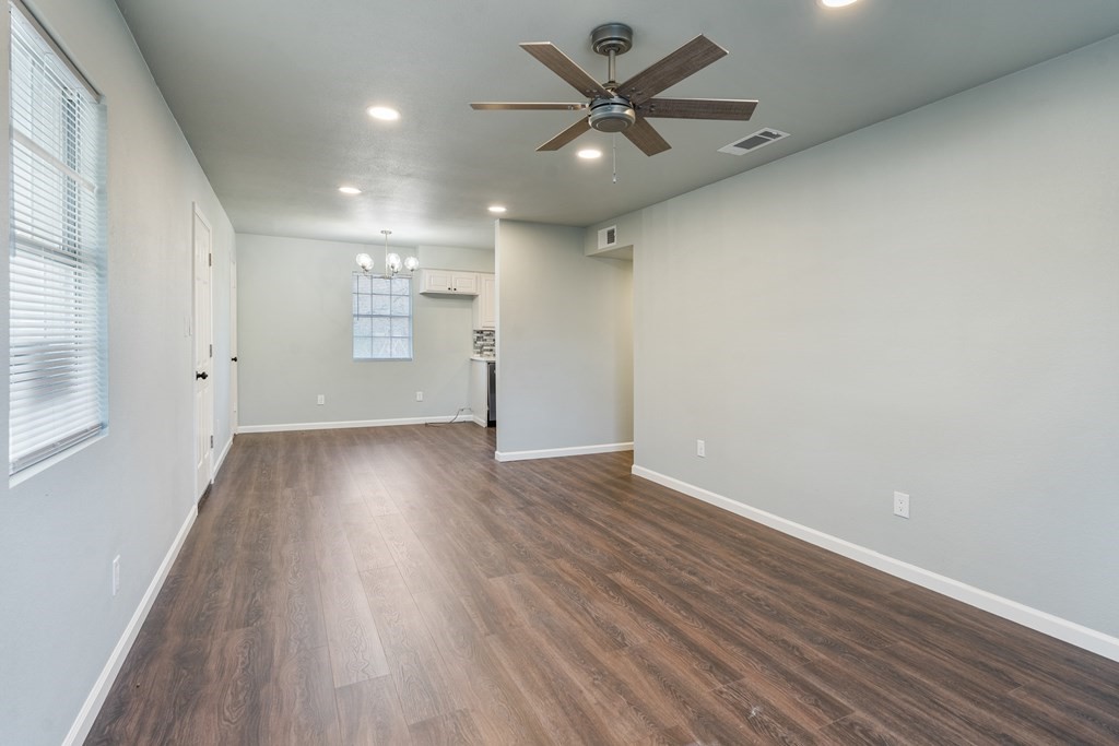 208 N Coleman Street Mabank TX 75147
