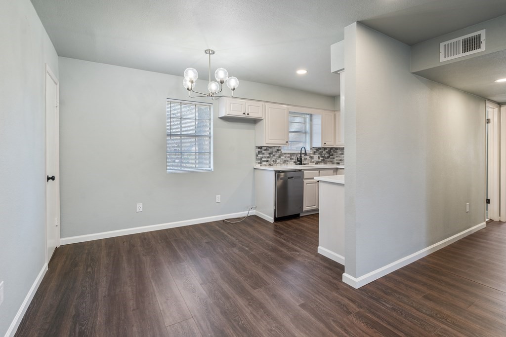 208 N Coleman Street Mabank TX 75147