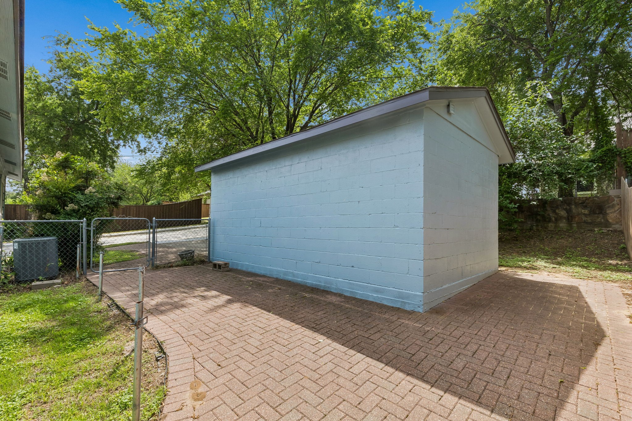 1516 Baxley Street Carrollton TX 75006