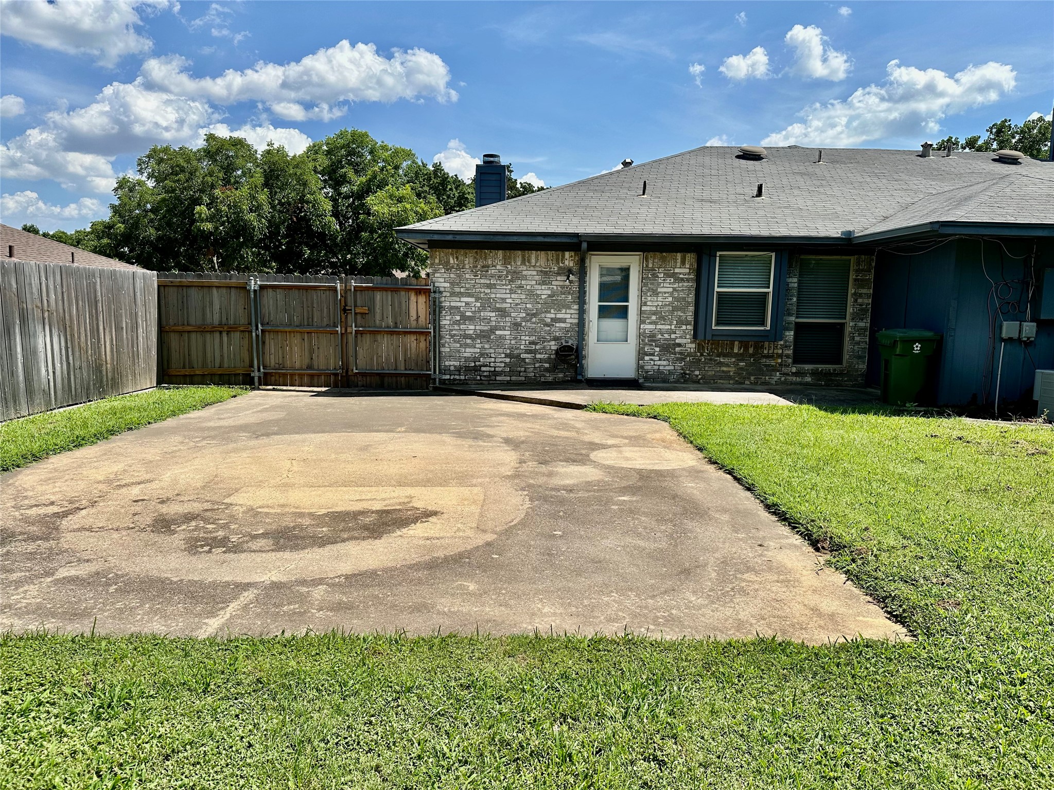 2305 Dalewood Lane Bedford TX 76022