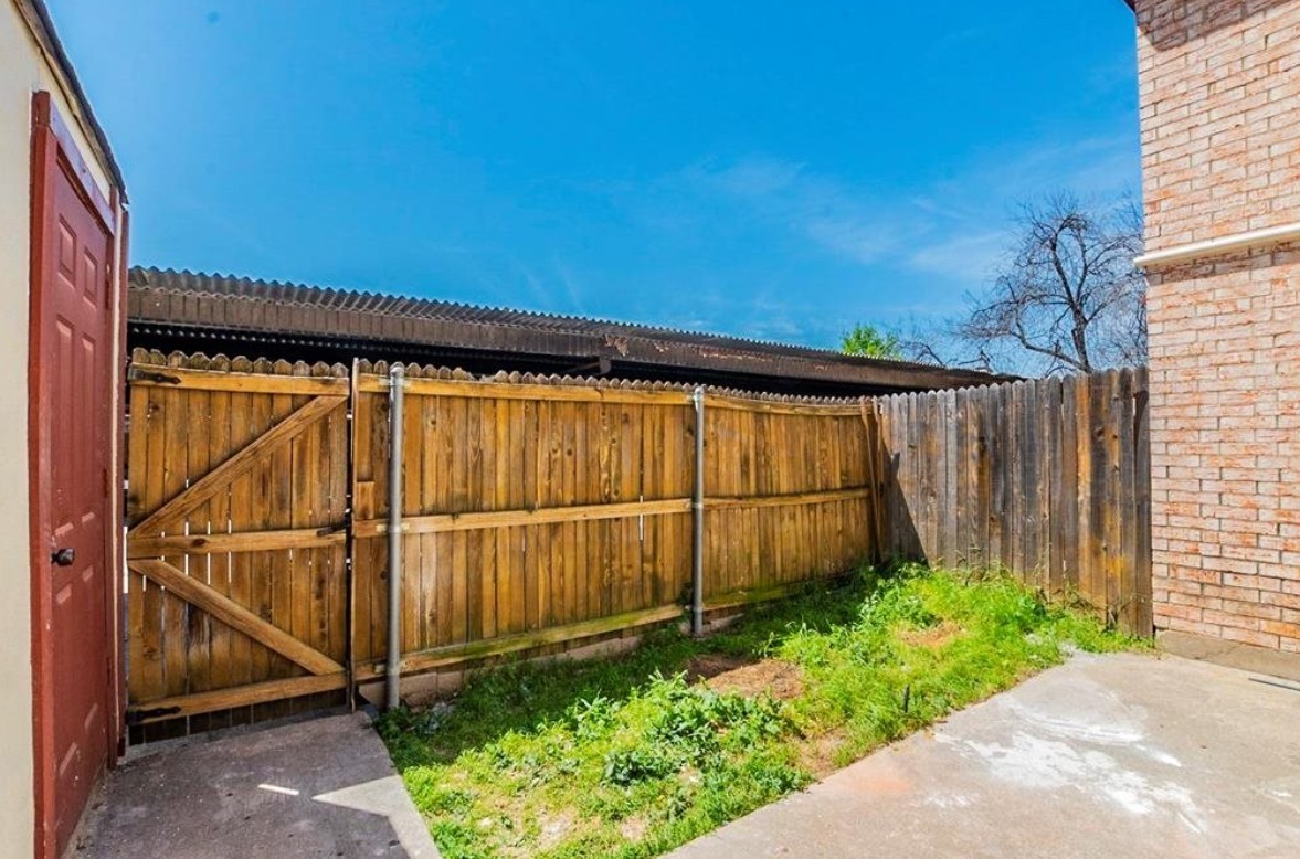 1821 E Grauwyler Road Irving TX 75061