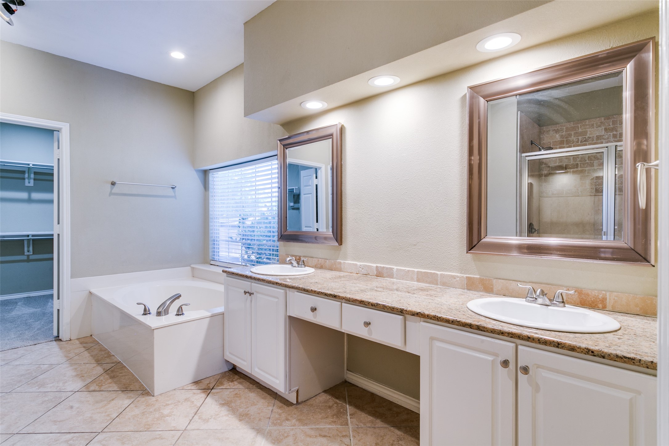 2119 Dover Drive Carrollton TX 75006
