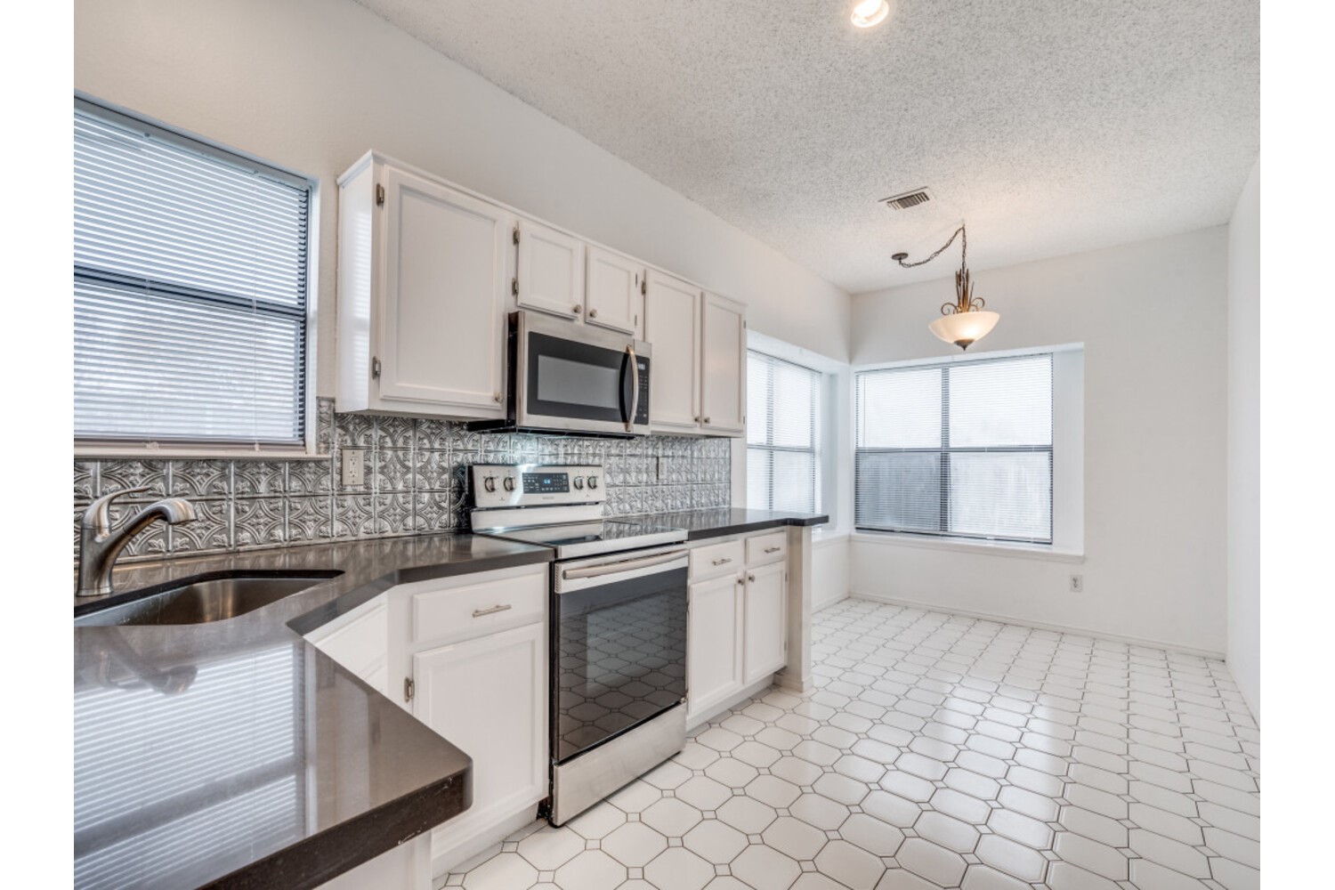 6501 Topaz Drive Arlington TX 76001