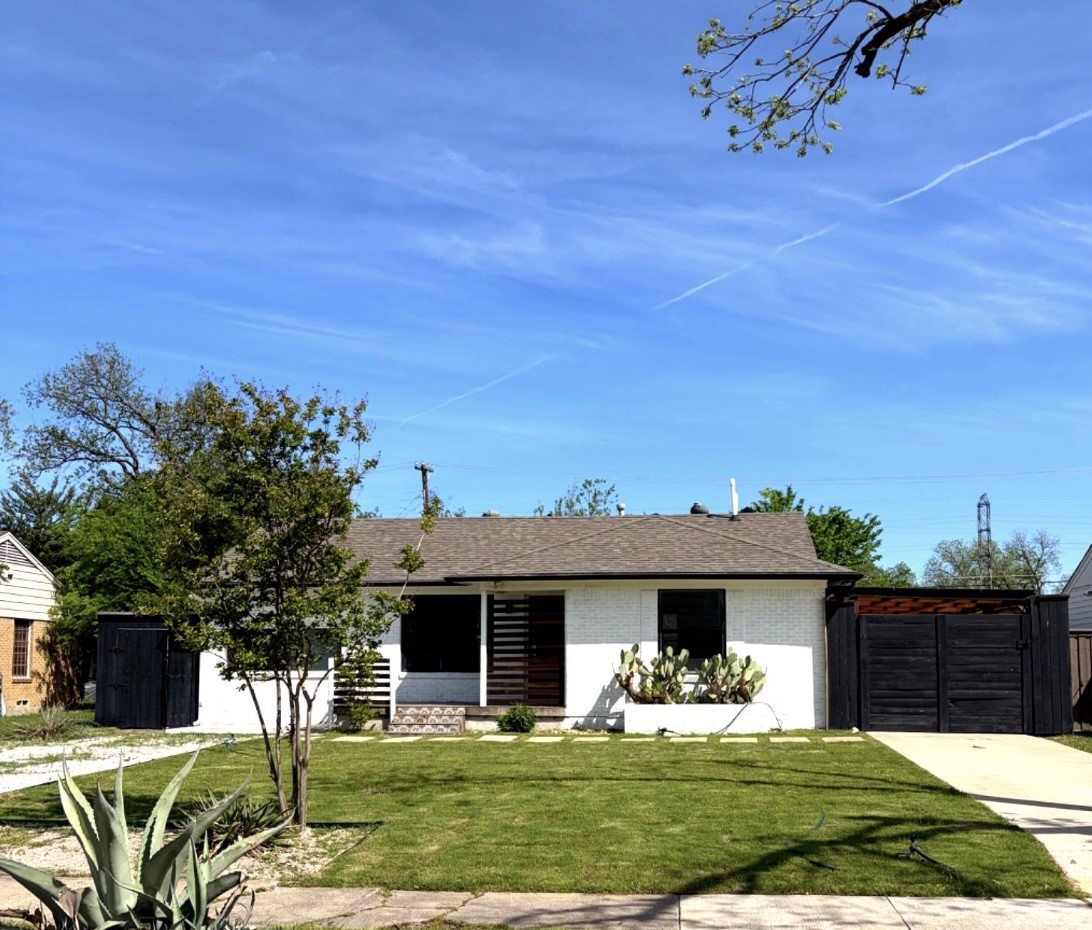 3739 Almazan Drive Dallas TX 75220