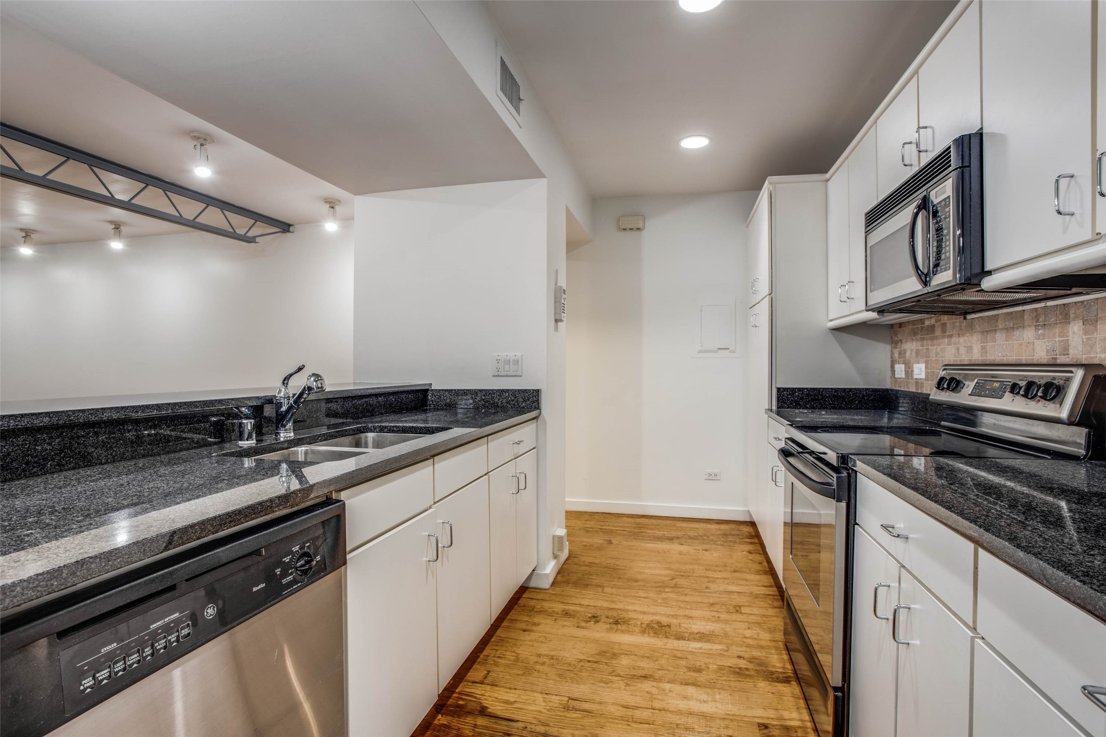 4231 Travis Street Dallas TX 75205