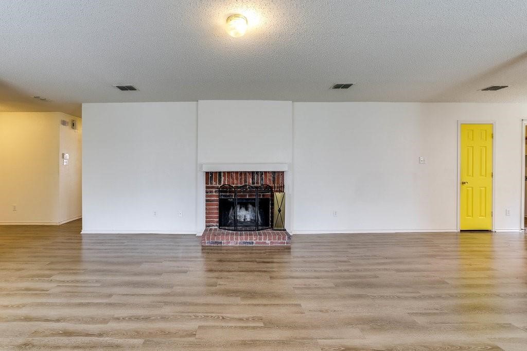 638 Silvertop Road Arlington TX 76002