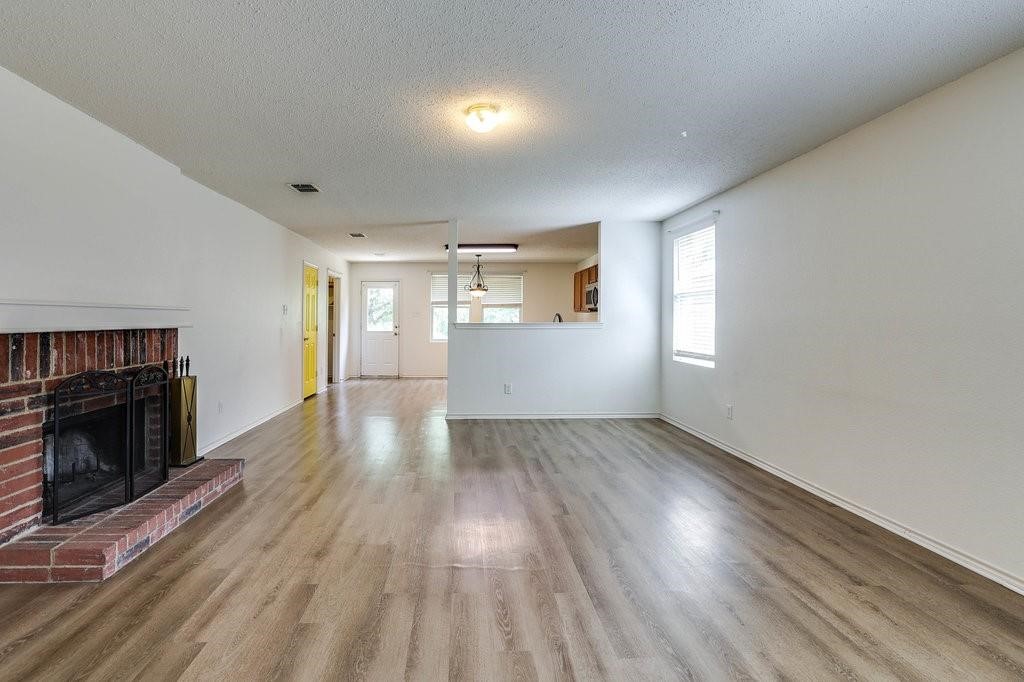 638 Silvertop Road Arlington TX 76002