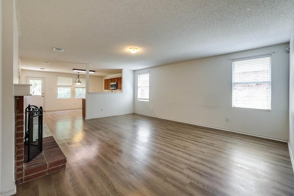 638 Silvertop Road Arlington TX 76002