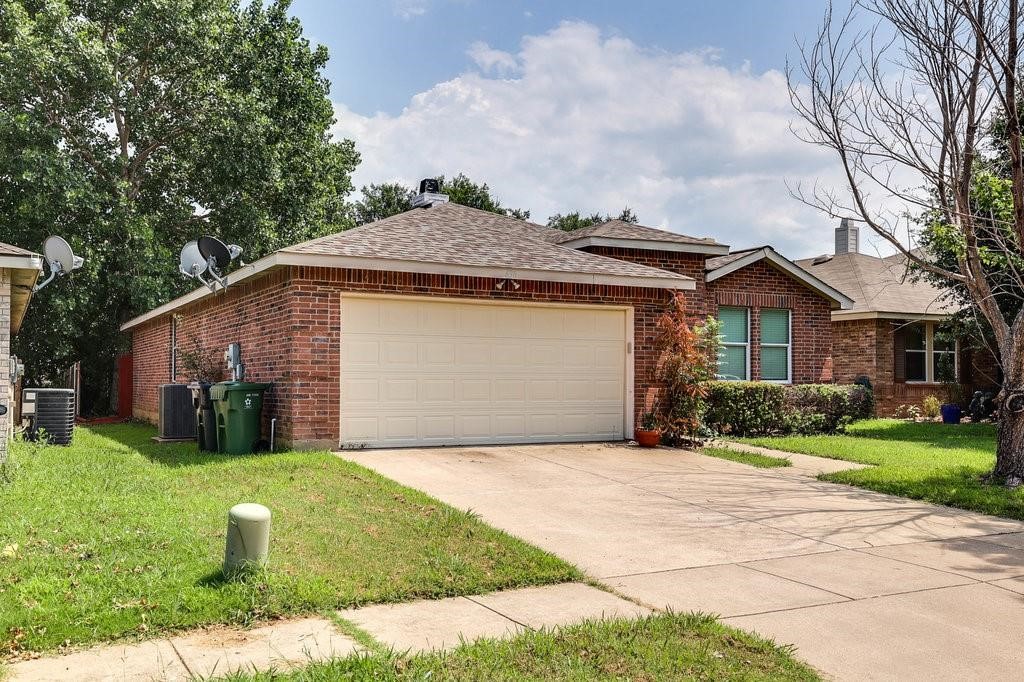 638 Silvertop Road Arlington TX 76002