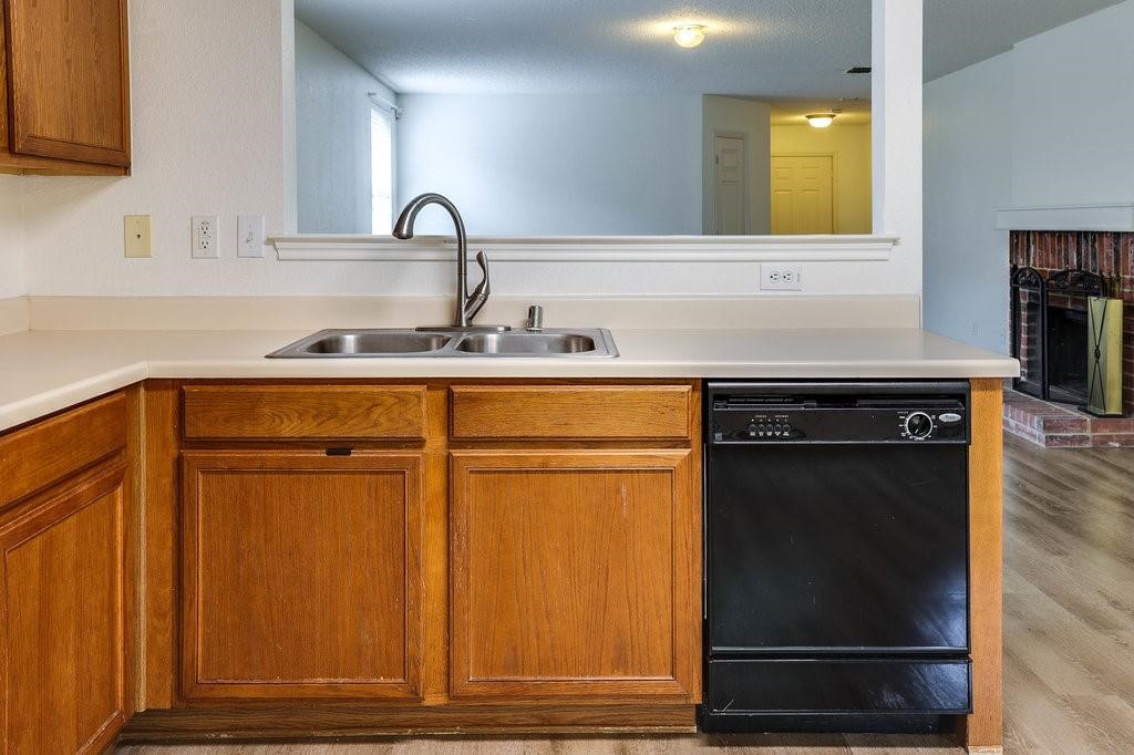 638 Silvertop Road Arlington TX 76002
