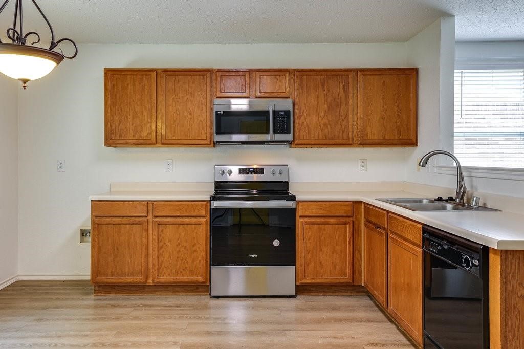 638 Silvertop Road Arlington TX 76002