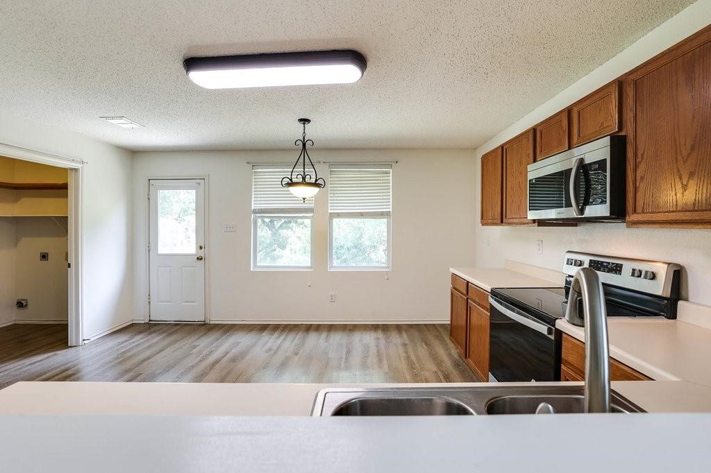 638 Silvertop Road Arlington TX 76002