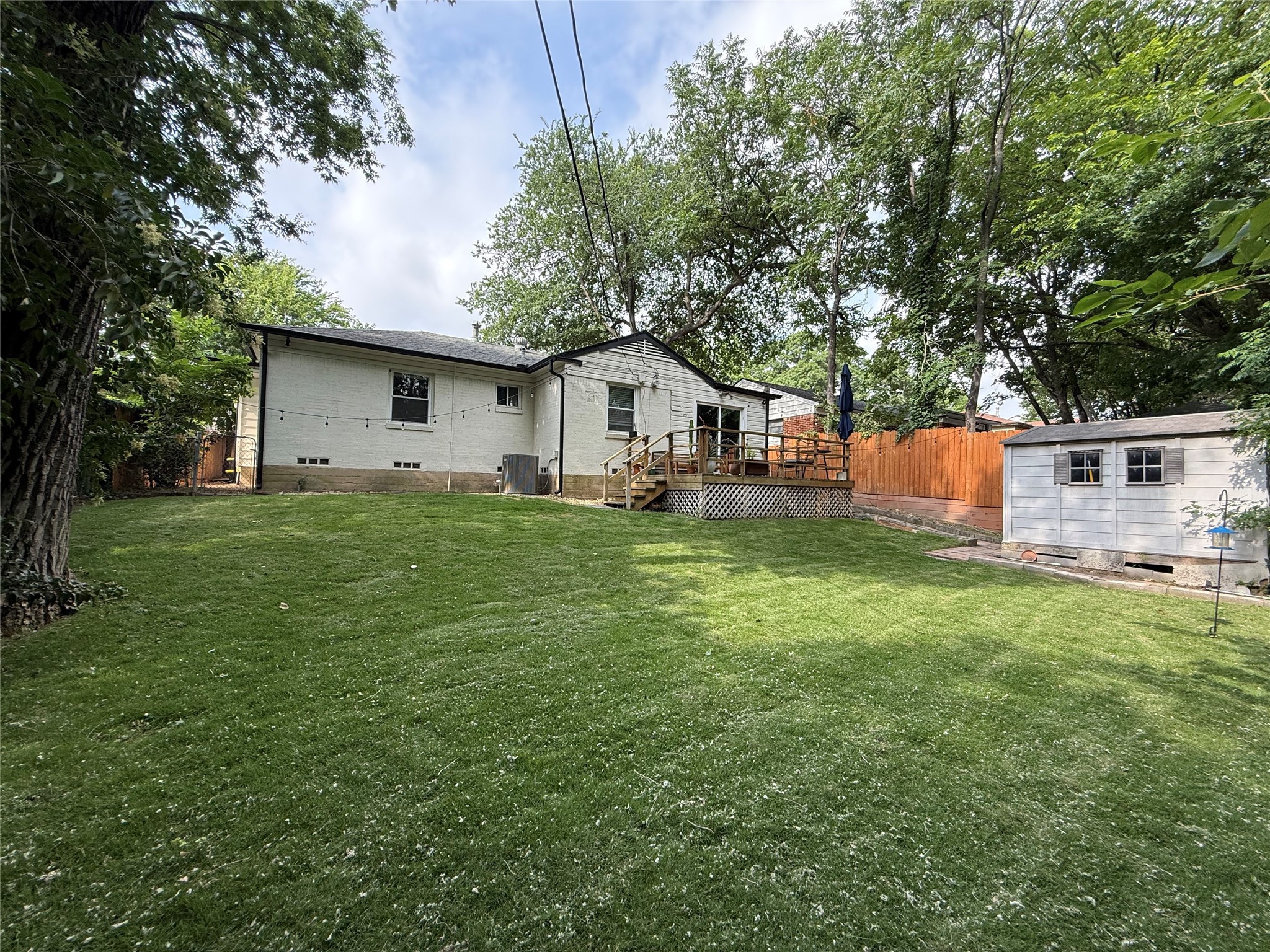 2711 Avon Street Dallas TX 75211
