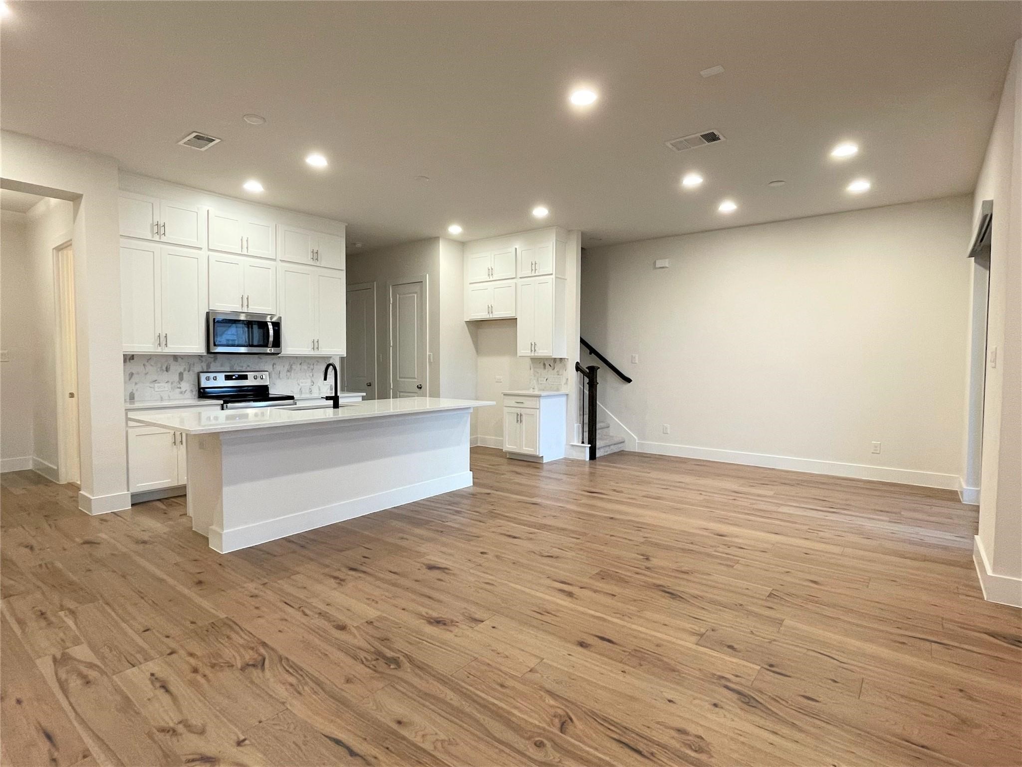 8242 Primrose Way Dallas TX 75252