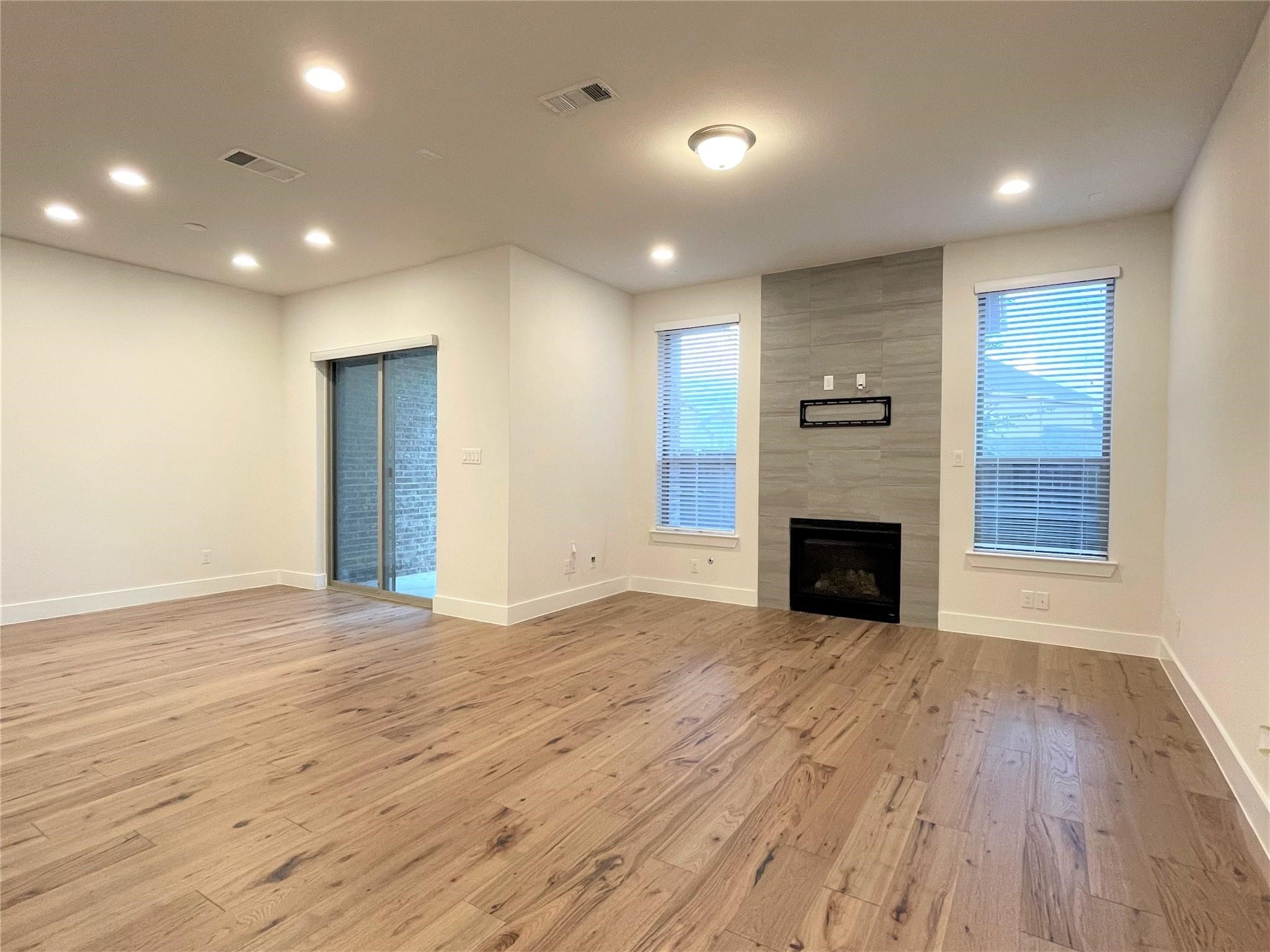 8242 Primrose Way Dallas TX 75252