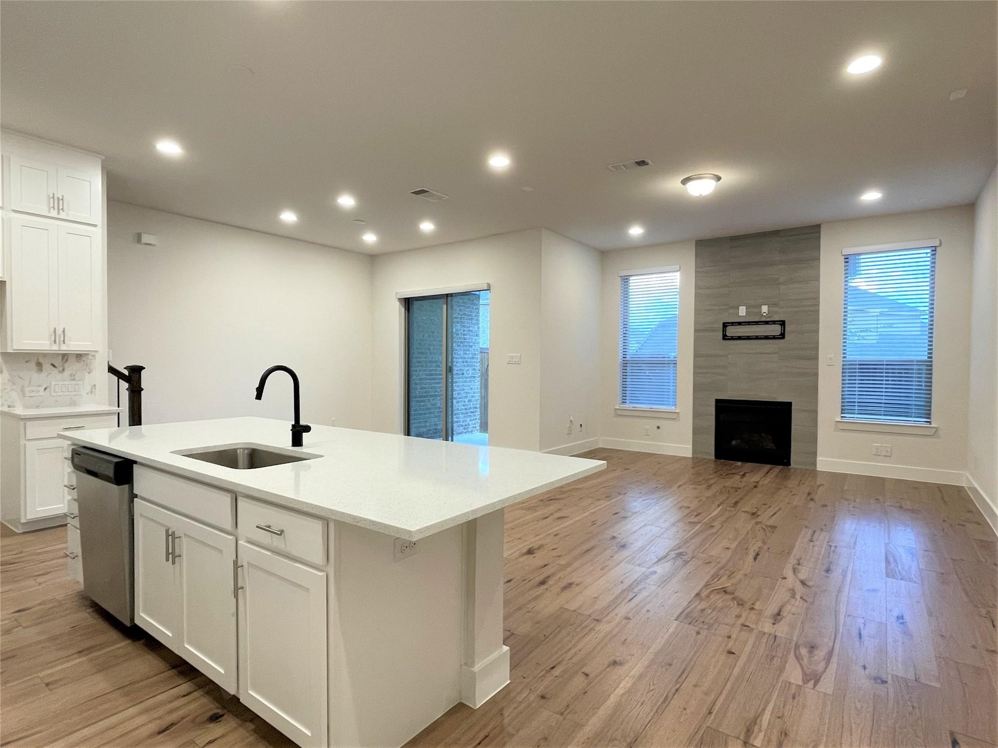 8242 Primrose Way Dallas TX 75252
