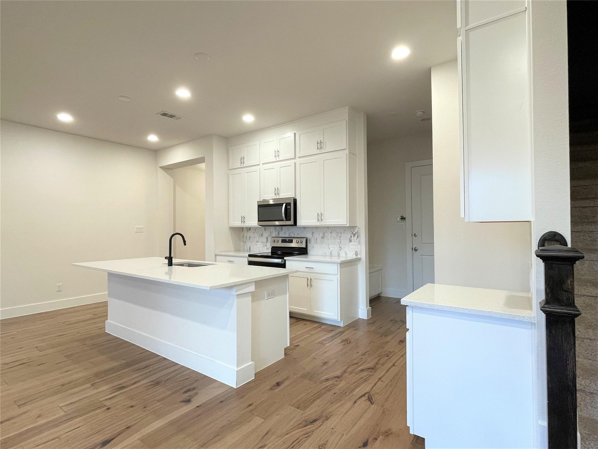 8242 Primrose Way Dallas TX 75252