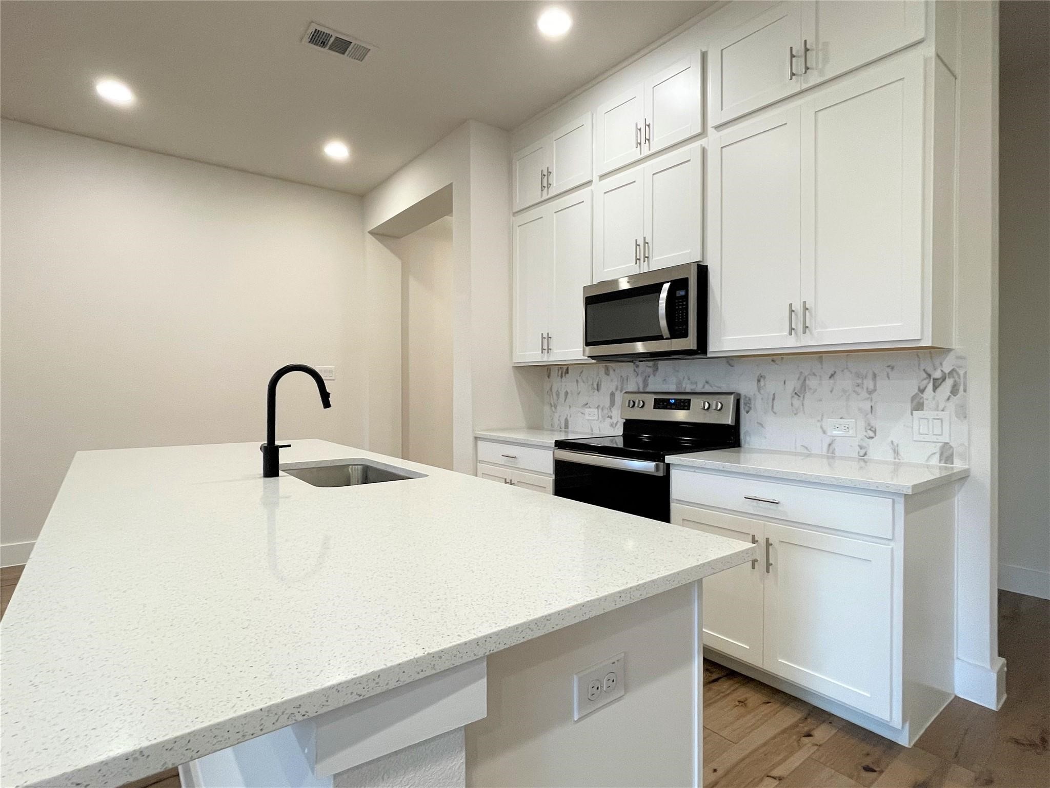 8242 Primrose Way Dallas TX 75252