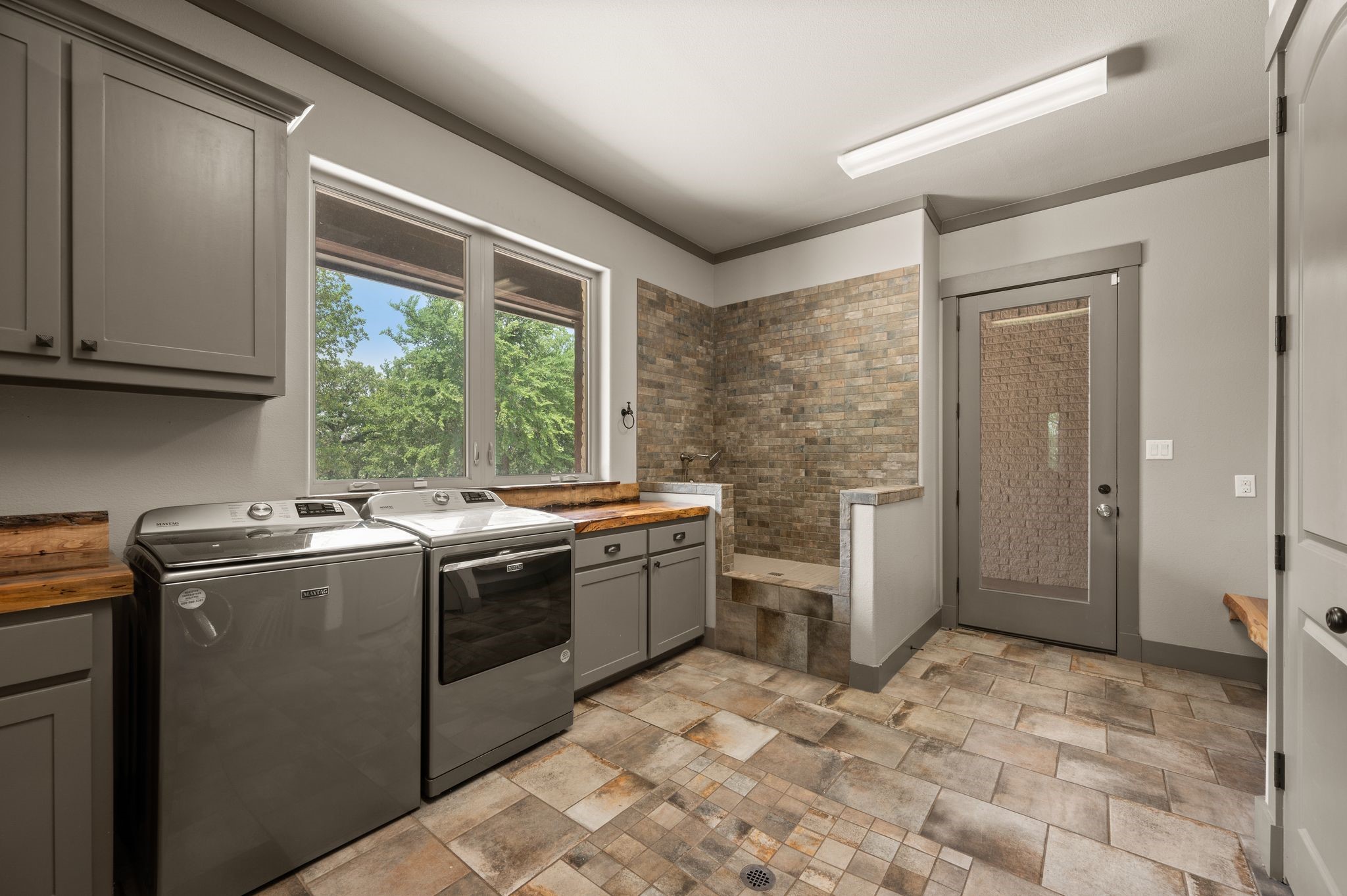 248 Howard Road Valley View TX 76272