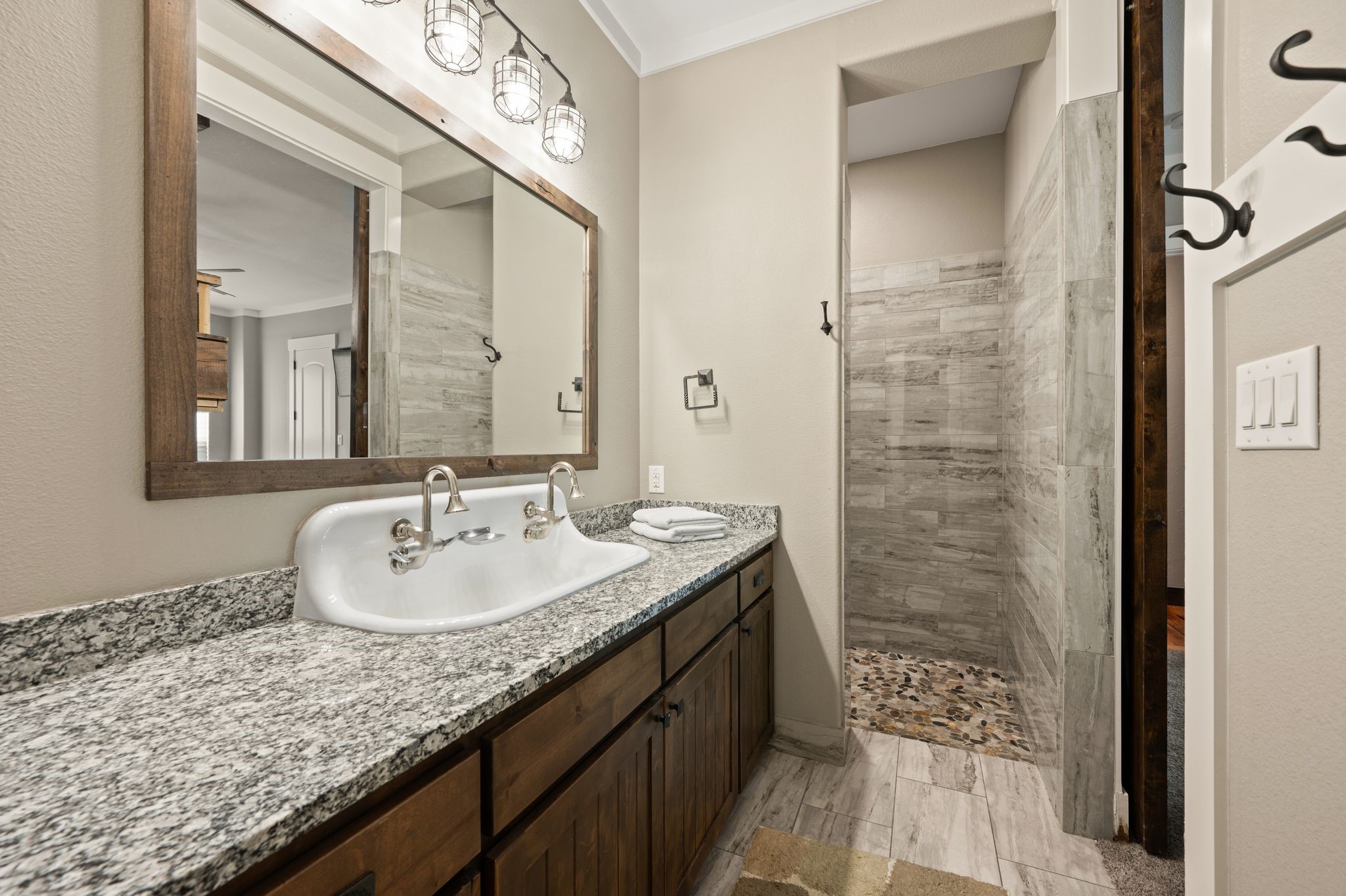 248 Howard Road Valley View TX 76272