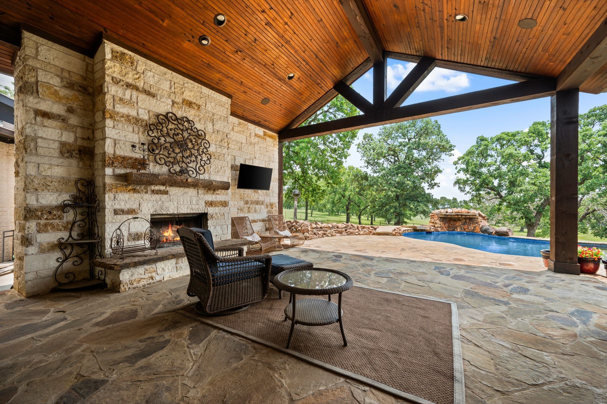 248 Howard Road Valley View TX 76272