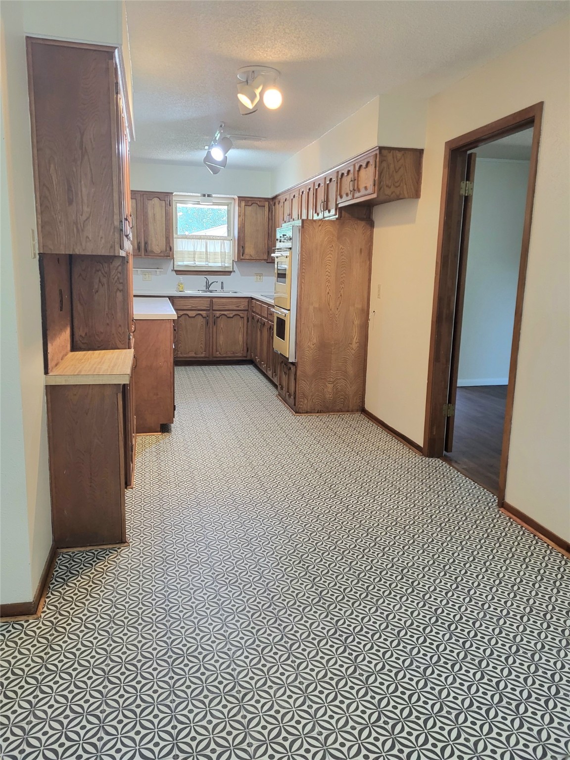 1506 La Salle Drive Sherman TX 75090