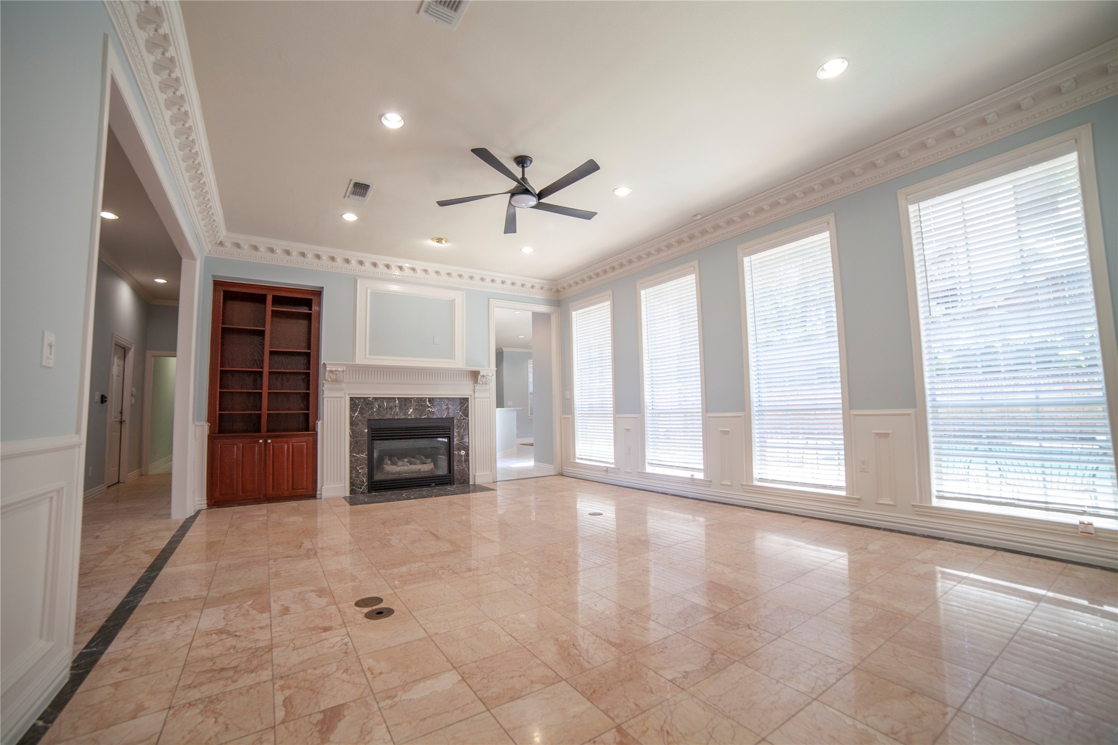 2423 River Rock Circle Arlington TX 76006