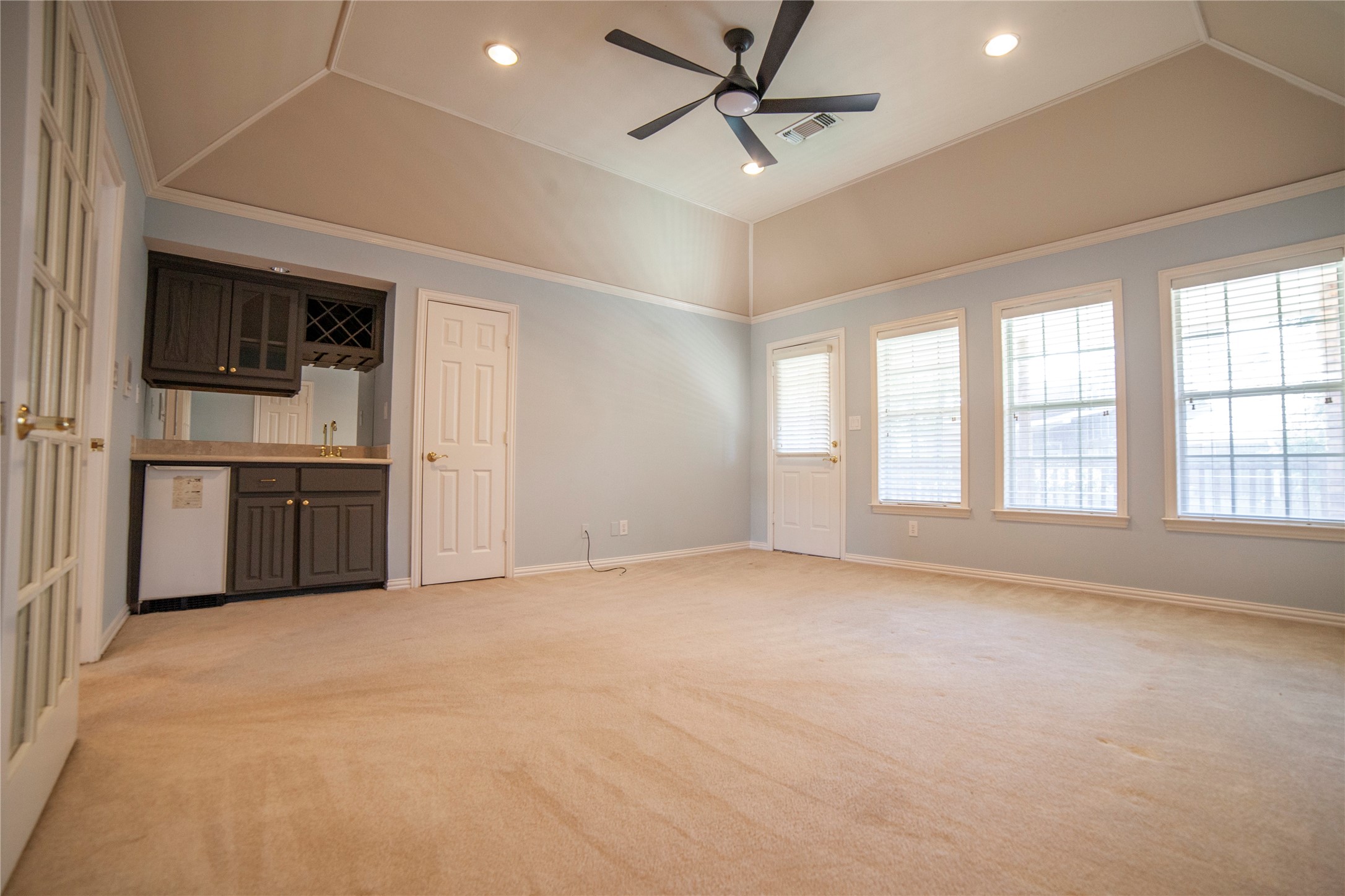 2423 River Rock Circle Arlington TX 76006