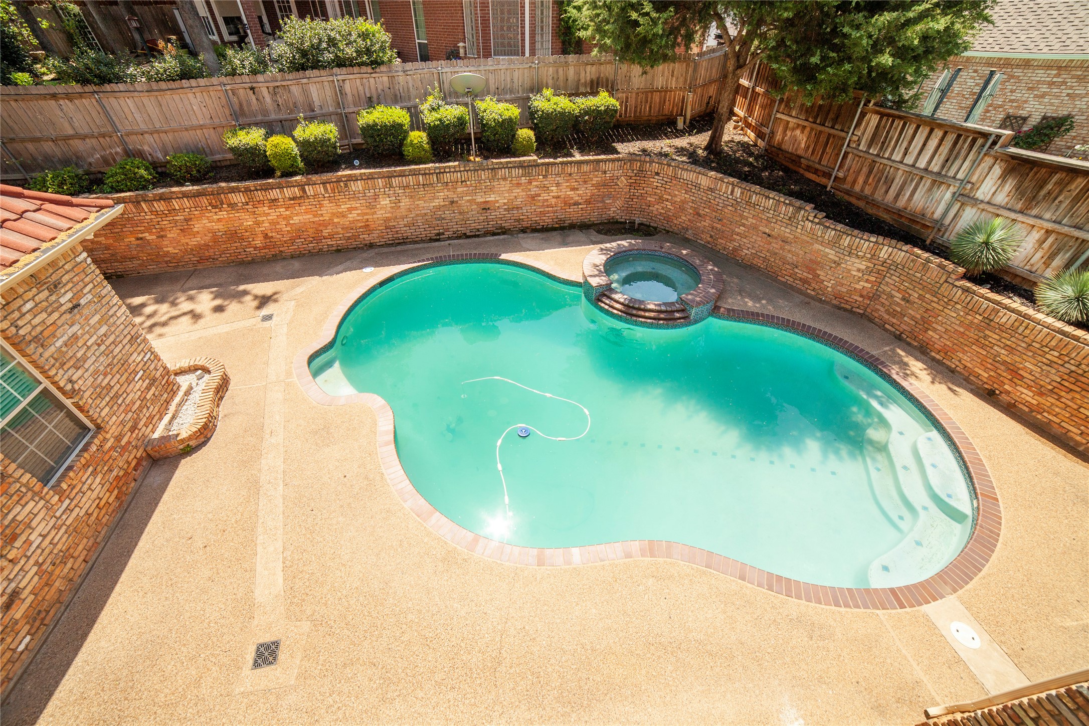 2423 River Rock Circle Arlington TX 76006