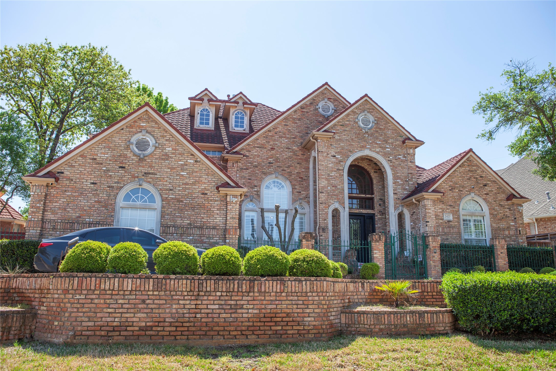 2423 River Rock Circle Arlington TX 76006