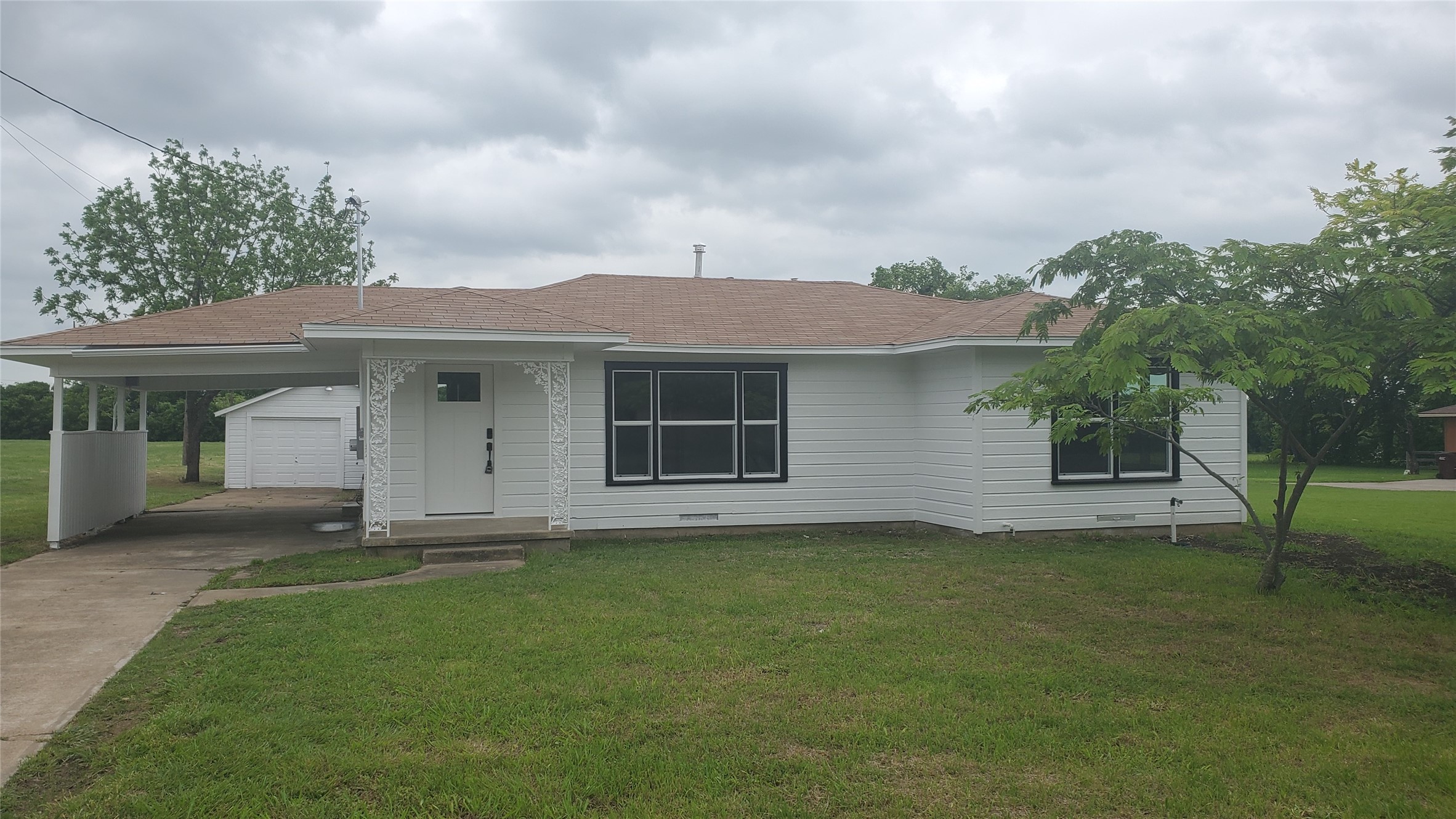 1237 S Waco Street Van Alstyne TX 75495