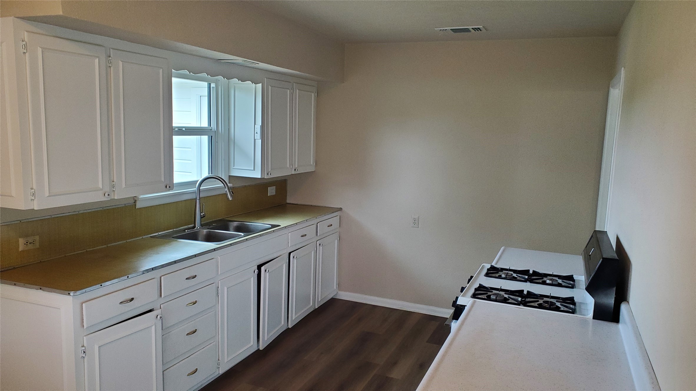 1237 S Waco Street Van Alstyne TX 75495