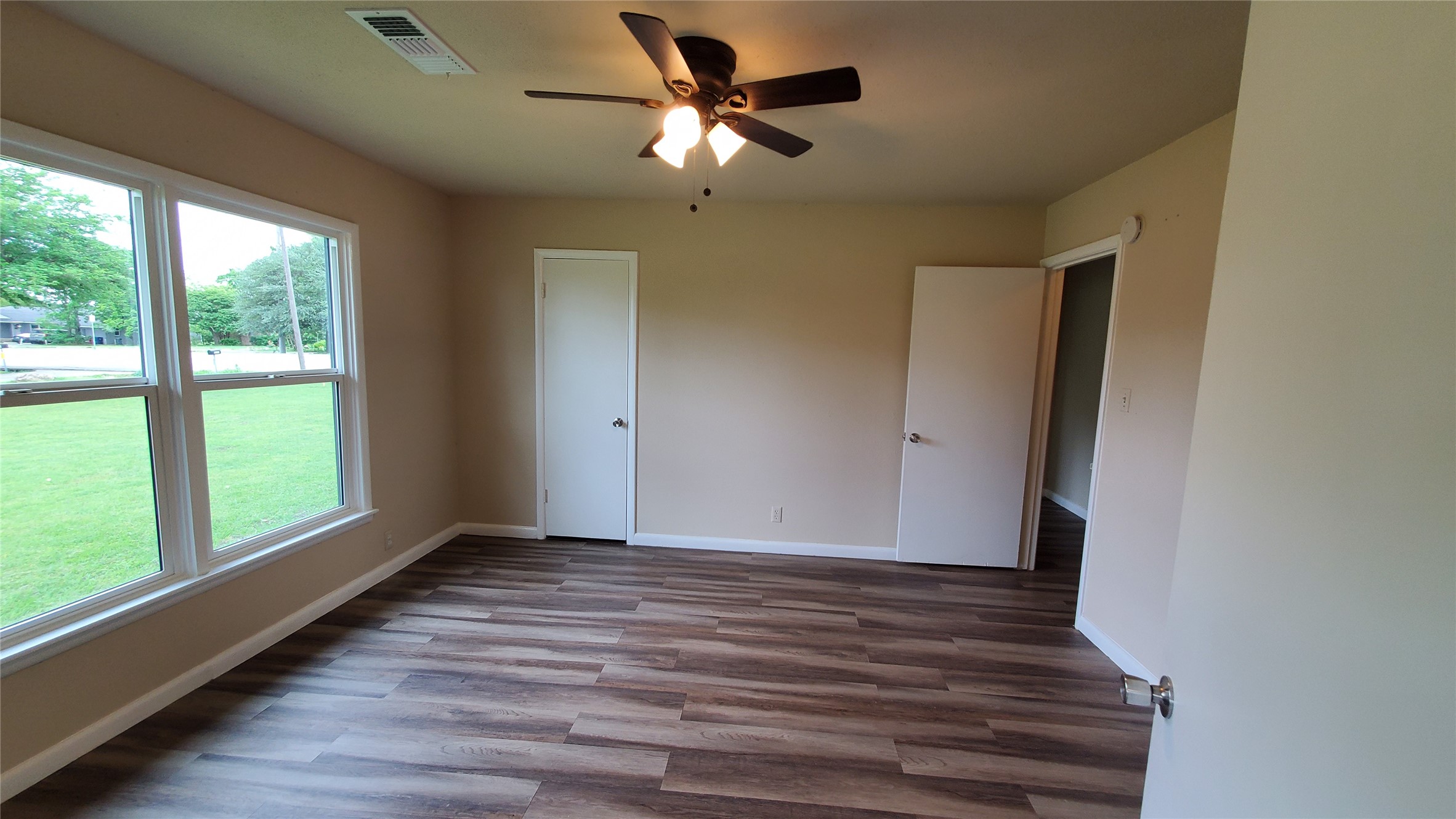 1237 S Waco Street Van Alstyne TX 75495